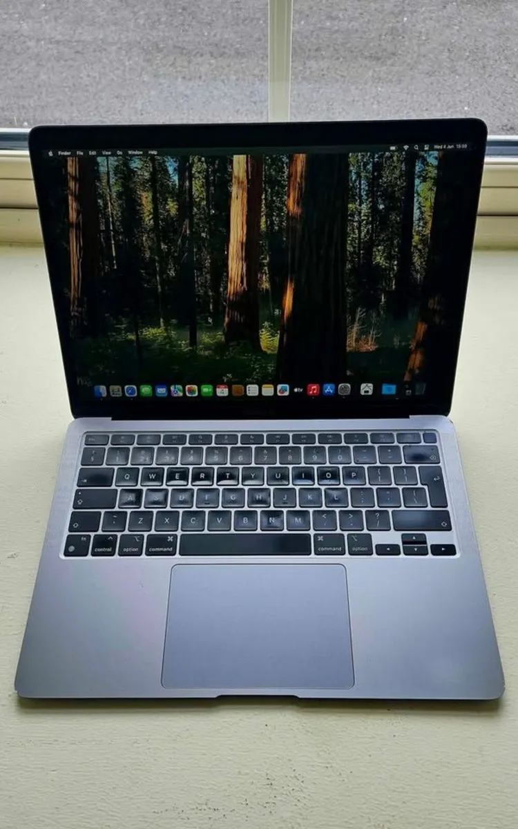 Apple Macbook Air M1 13' (2020) 256gb SSD 8GB RAM - Image 1