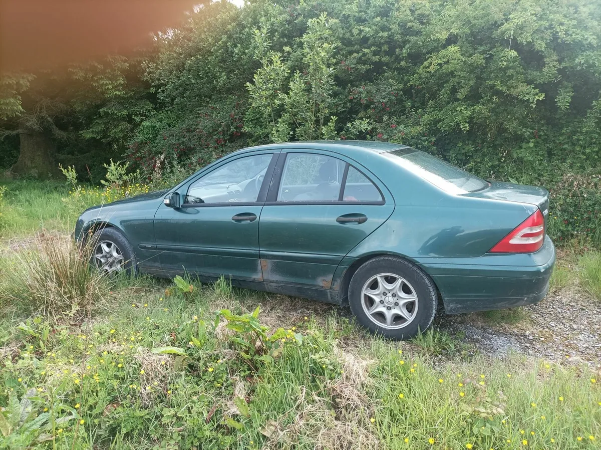 Mercedes-Benz C-Class 2002 - Image 4