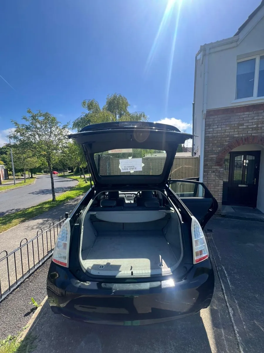 Toyota Prius🚗 - Image 4