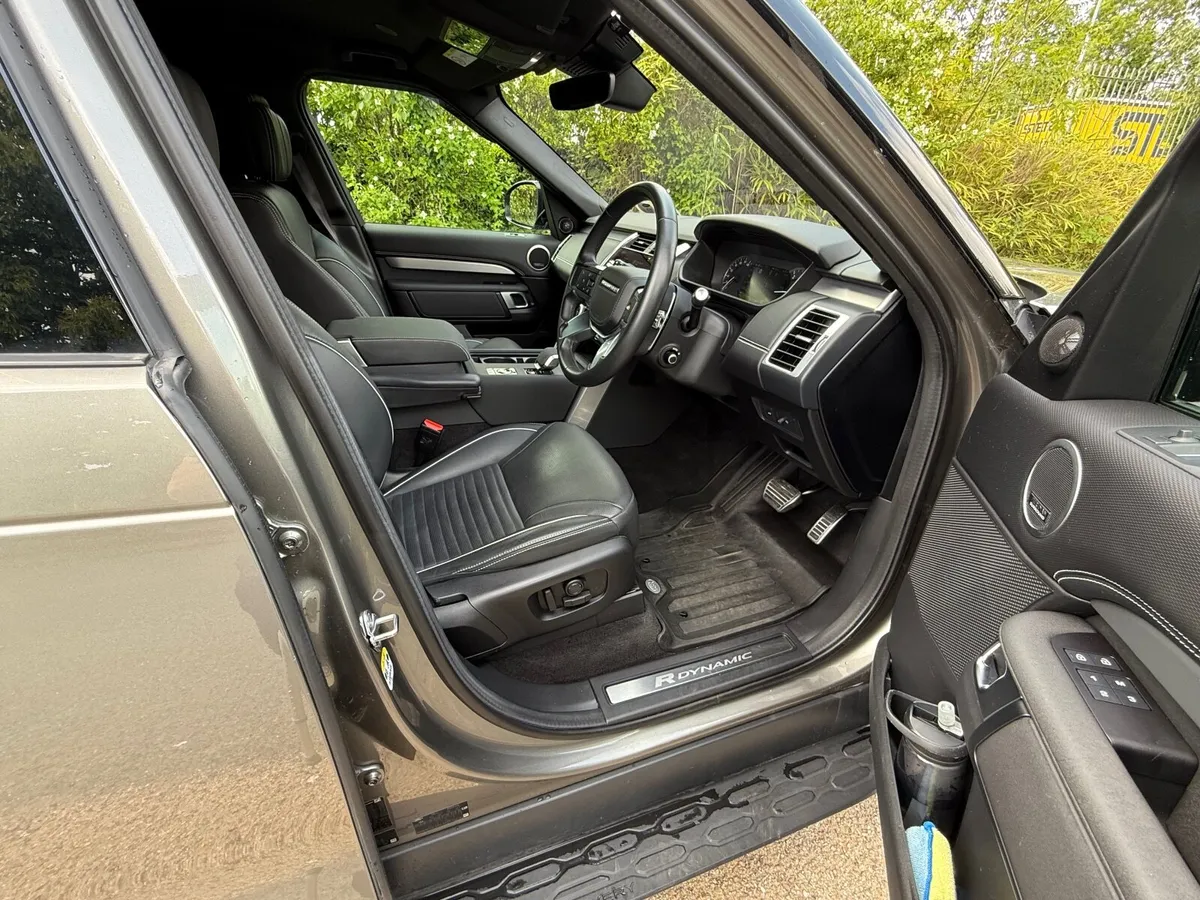Land Rover Discovery 3.0 D R-Dynamic HSE 2 Seater - Image 3