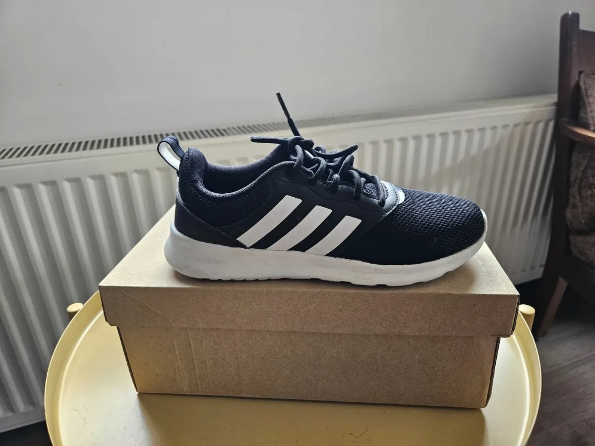 Adidas QT Racer Children size 4 Black FY8320 - Image 3