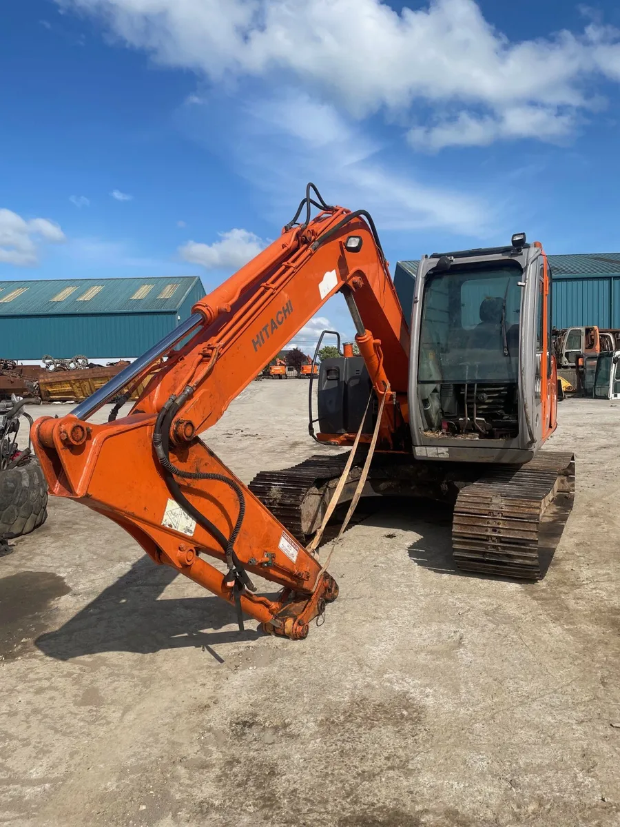 Hitachi ZX70LC Dismantling - Image 2