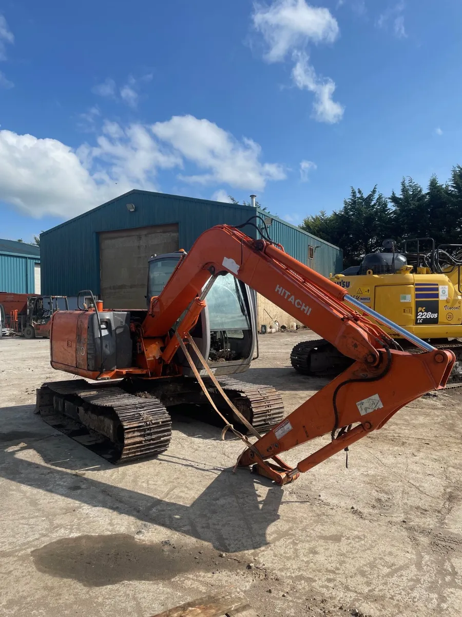 Hitachi ZX70LC Dismantling - Image 3