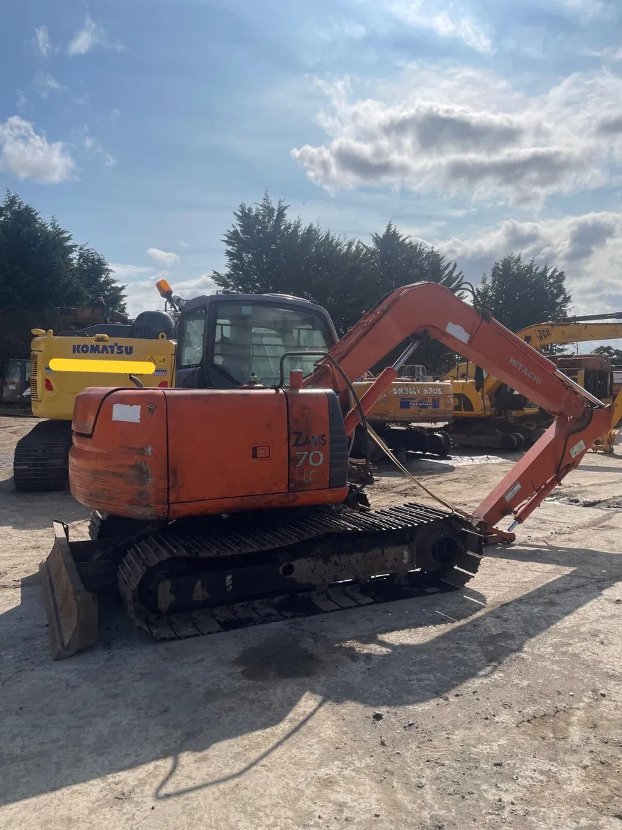 Hitachi ZX70LC Dismantling - Image 4