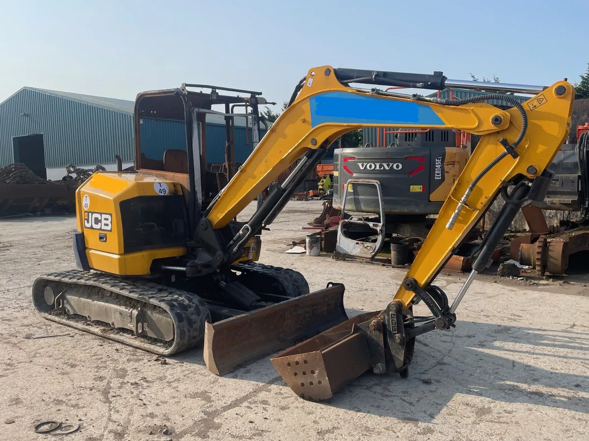 JCB 56Z-2 Dismantling - Image 2