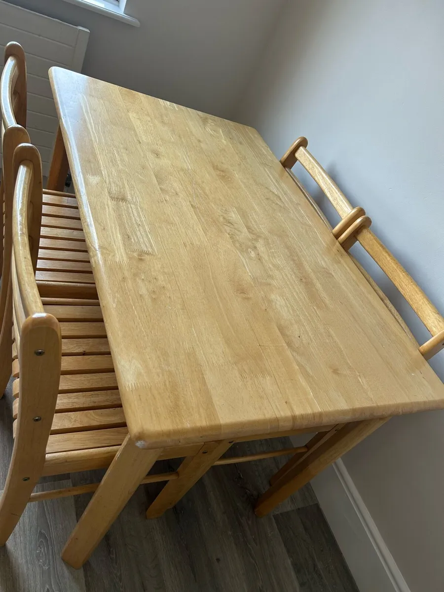 Kitchen table and chairs - Image 3