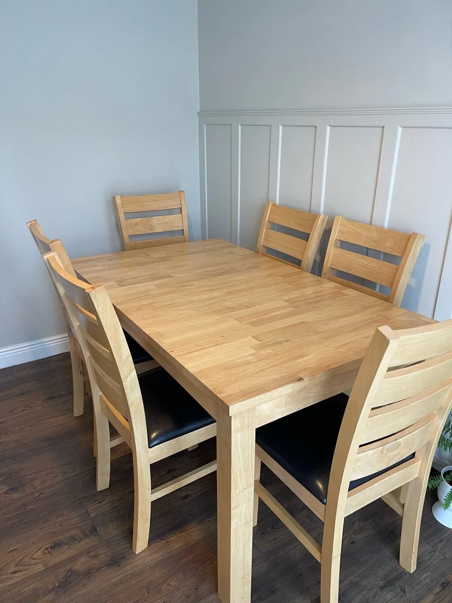 Kitchen table - Image 1