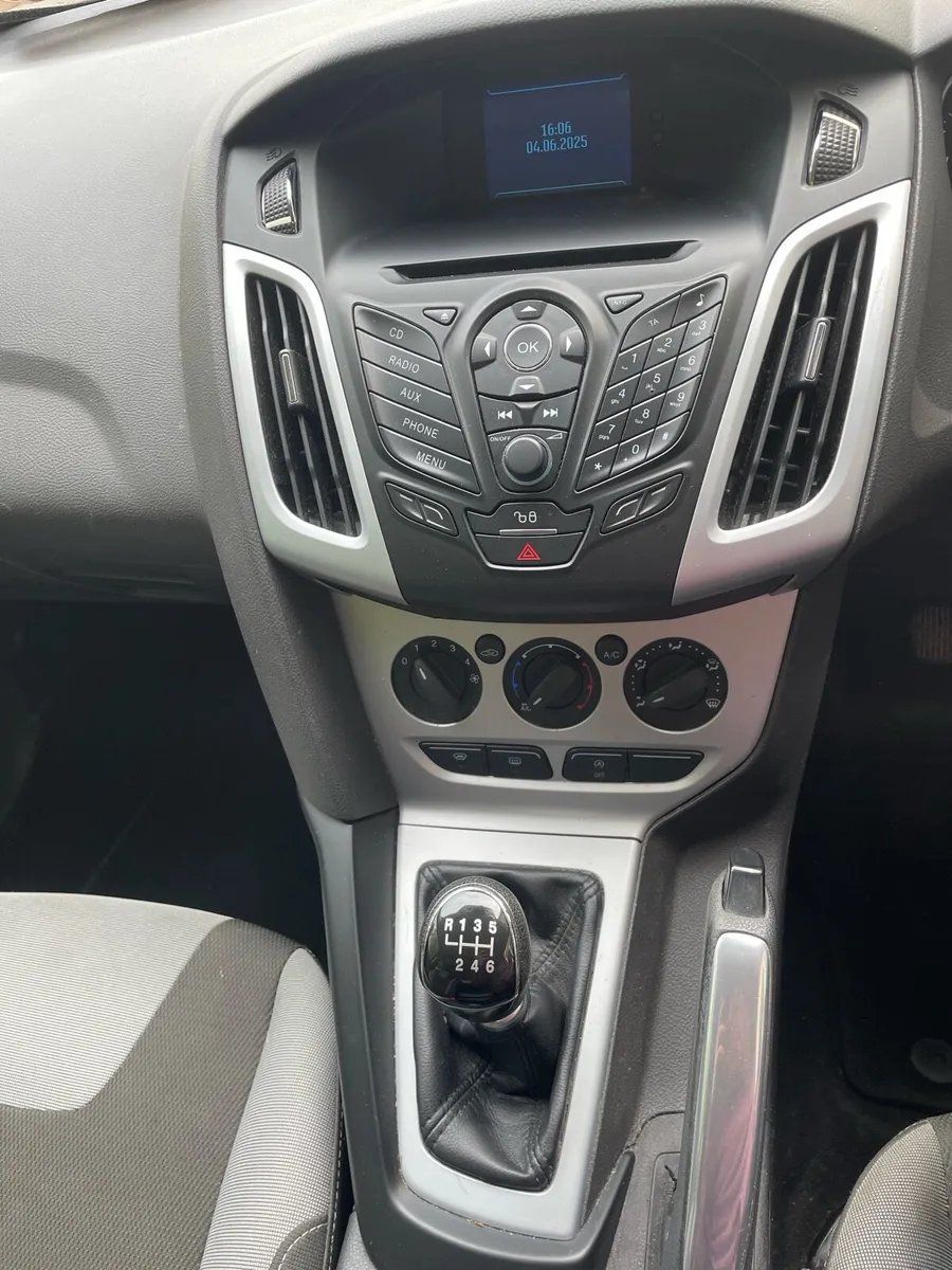 Ford Focus 2011, 1.6L Diesel - Image 4