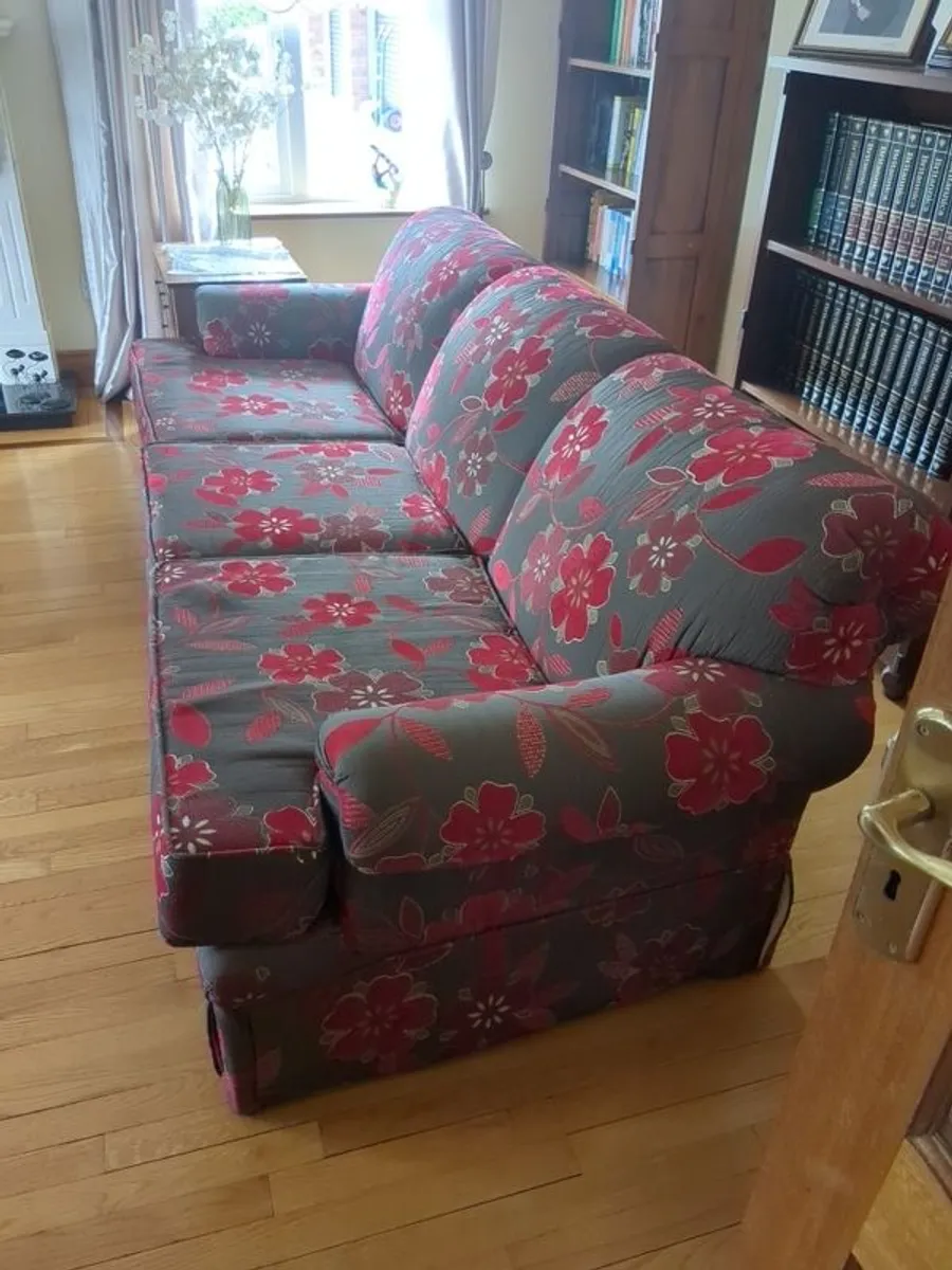 sofa and 3 chairs - Image 1