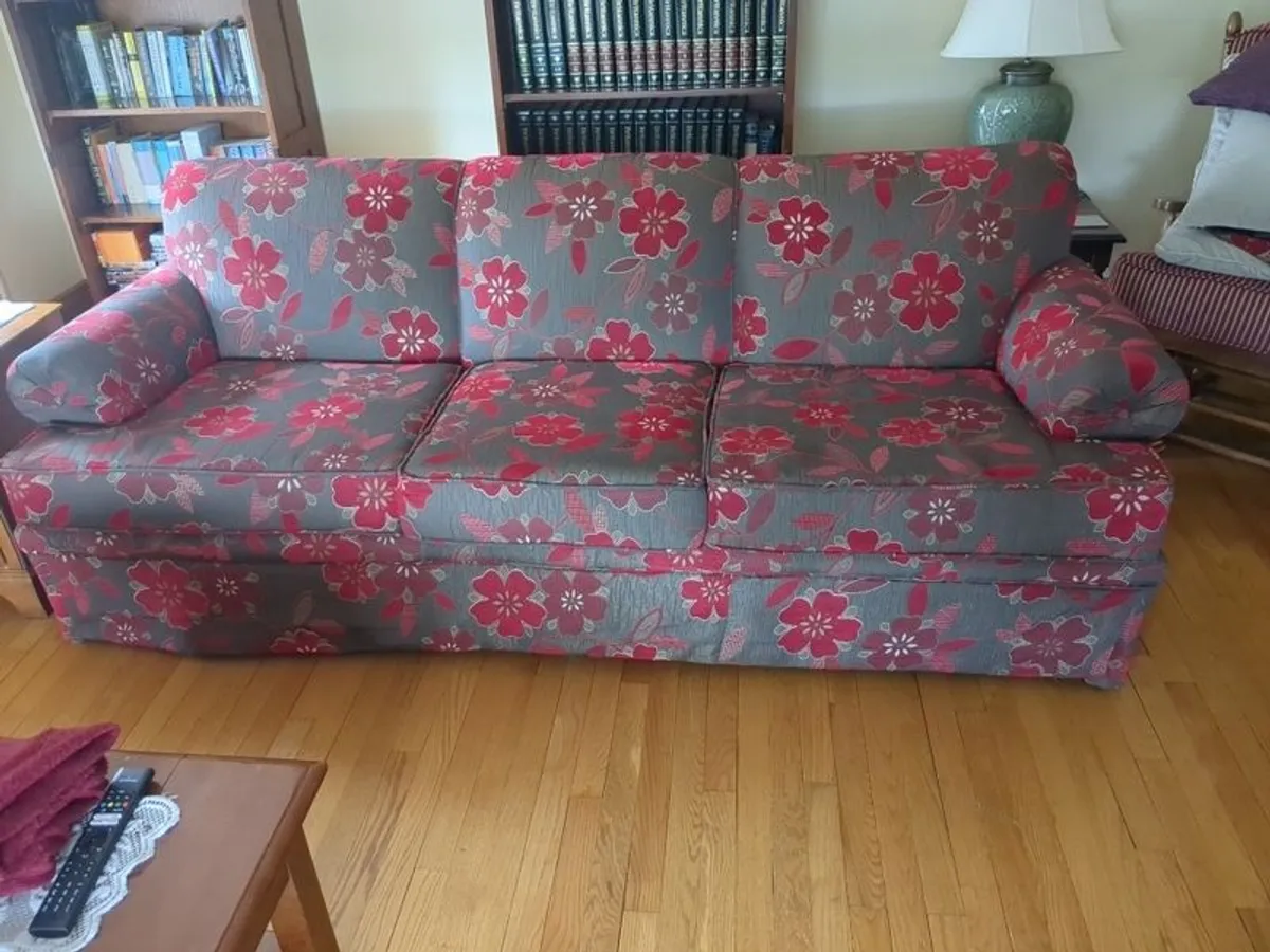 sofa and 3 chairs - Image 2