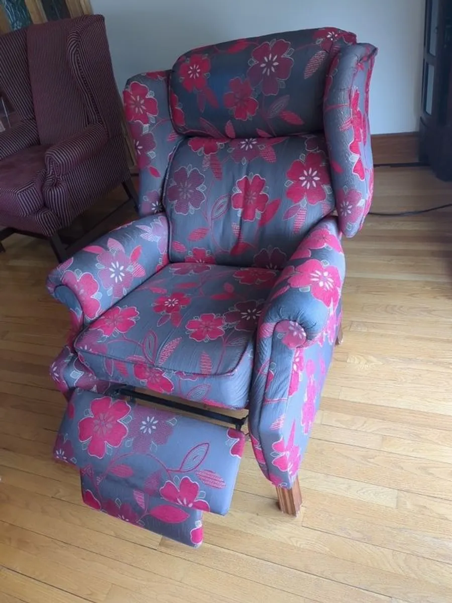 sofa and 3 chairs - Image 4