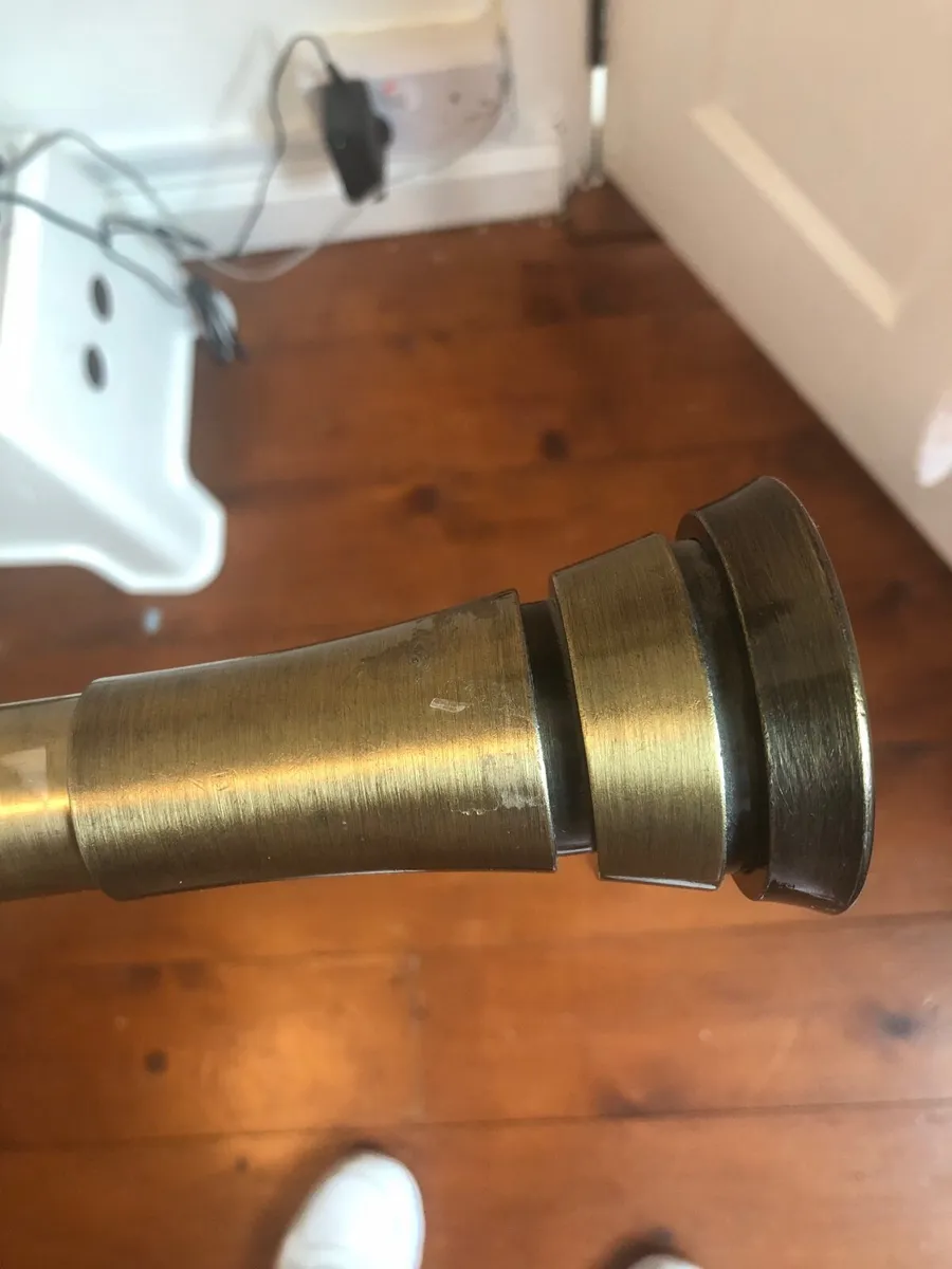 Curtain Pole and Brackets Reduced - Image 1