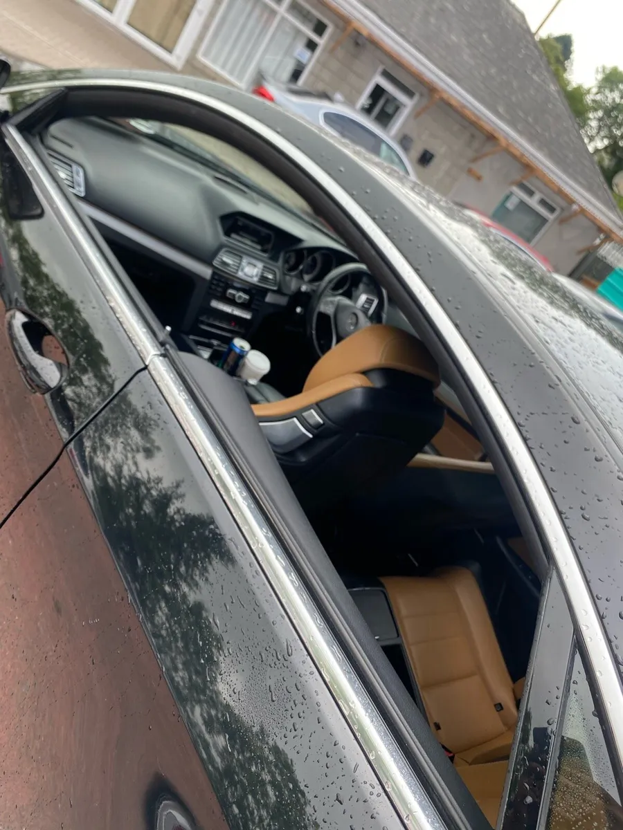 Mercedes Benz E class coupe - Image 3