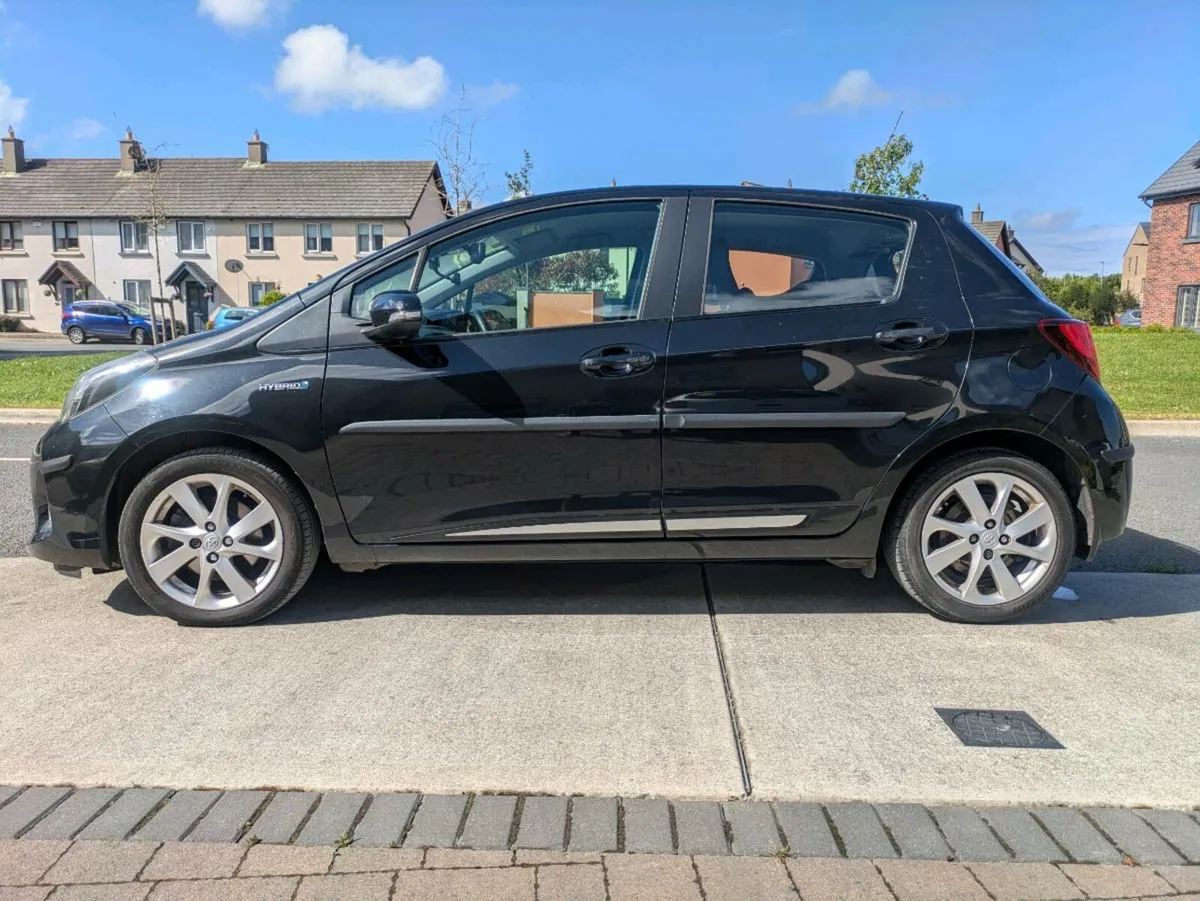 Toyota Yaris 2015 1.5  Hybrid Excel NCT Aug 2026 - Image 4