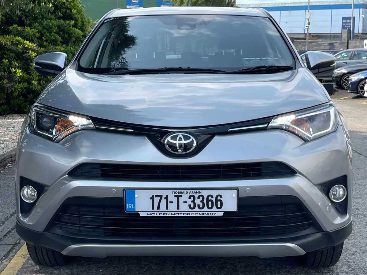 2017 Toyota RAV4**7 STAMP SERVICE HISTORY** - Image 4