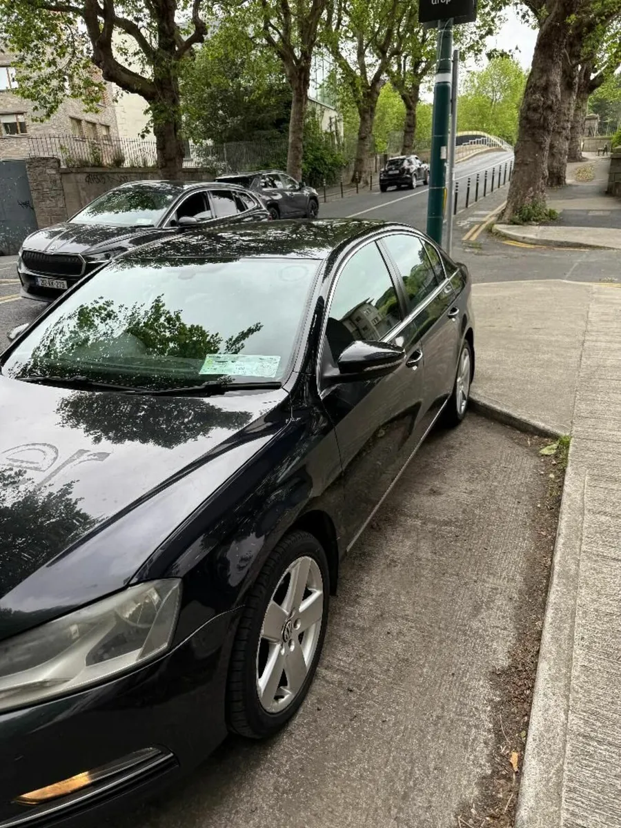 Volkswagen Passat 2012 - Image 1