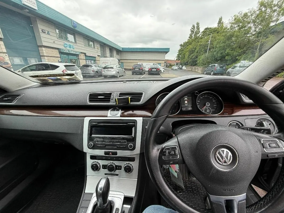 Volkswagen Passat 2012 - Image 4