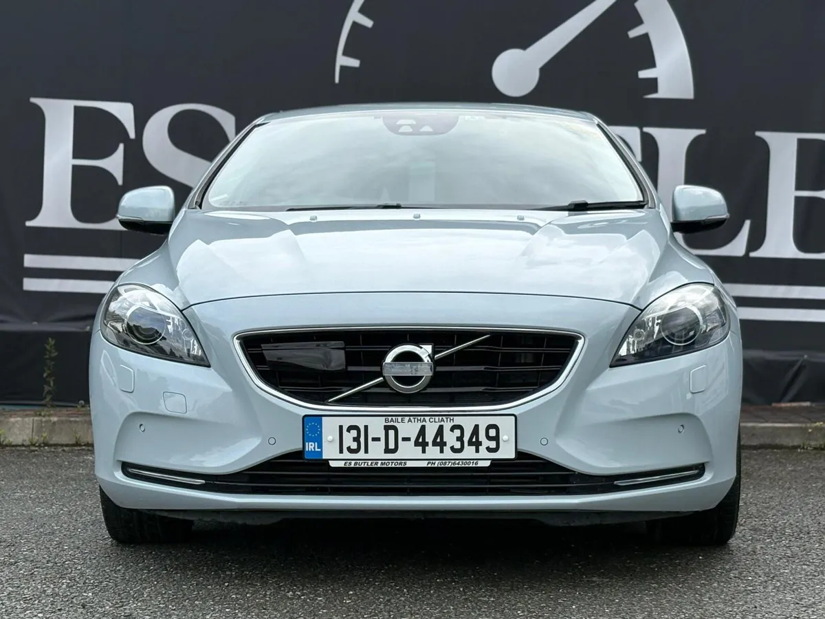 2013 Volvo V40 1.6L AUTO 1YR WARRANTY - Image 3