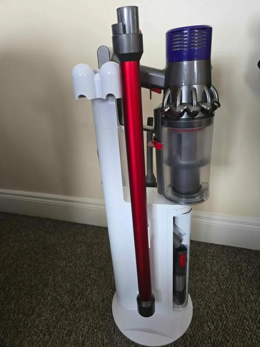 dyson v10 - Image 1