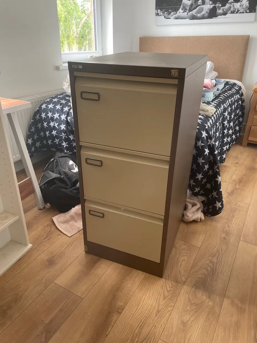 Filing cabinet - Image 1