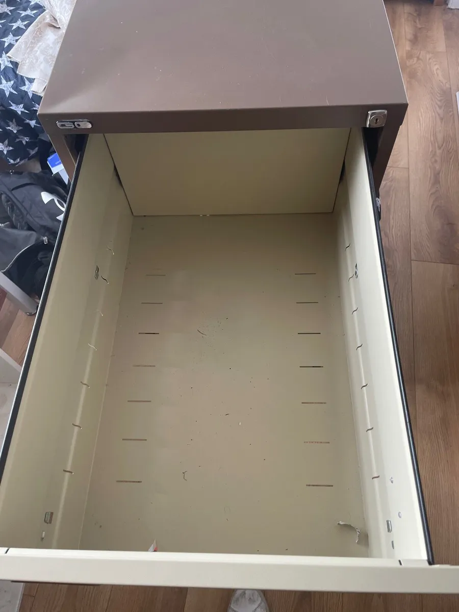 Filing cabinet - Image 2