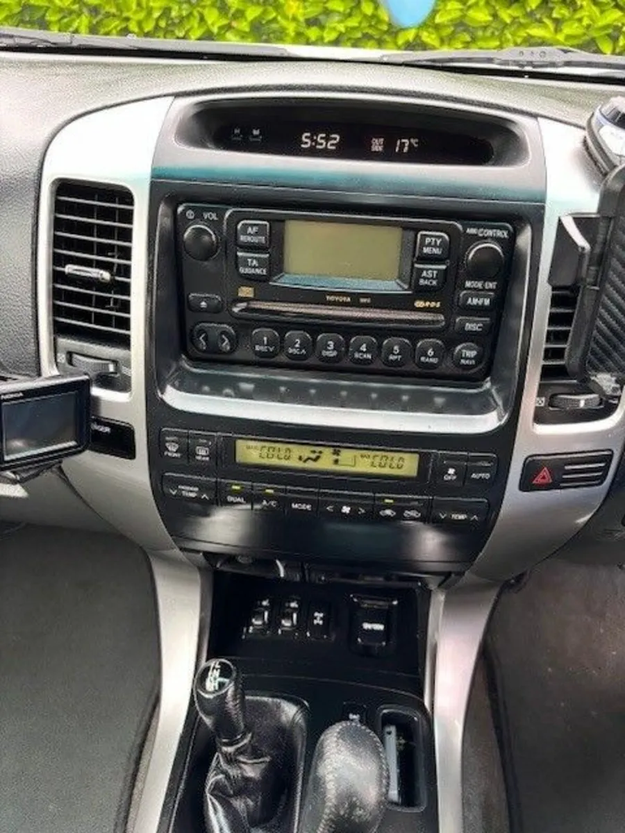 Toyota Land Cruiser LC4 model - Image 3