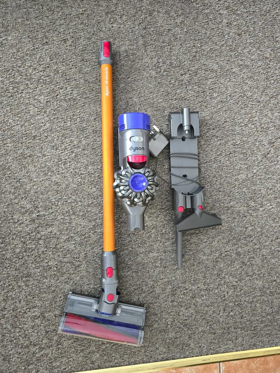 dyson v8 - Image 2