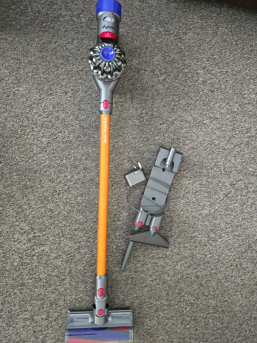 dyson v8 - Image 3