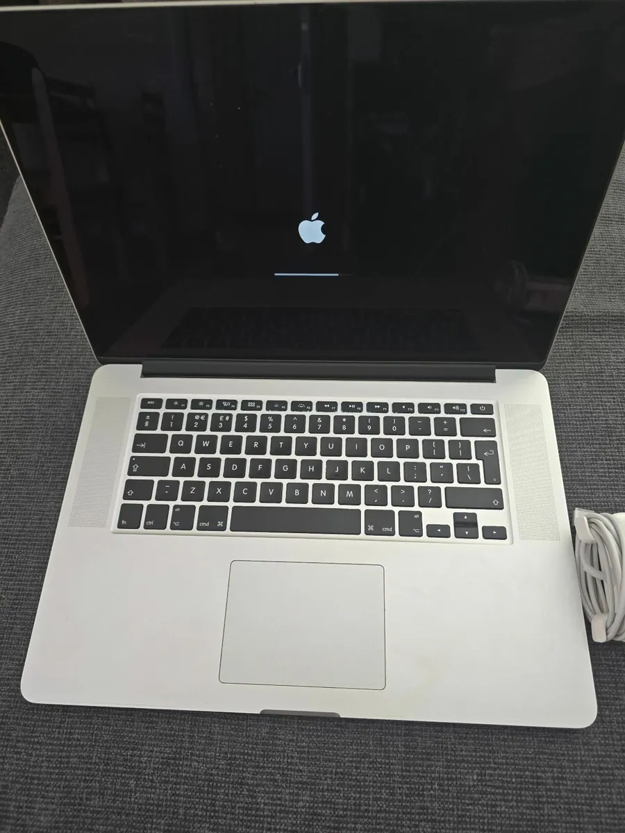 macbook pro 15" - Image 2