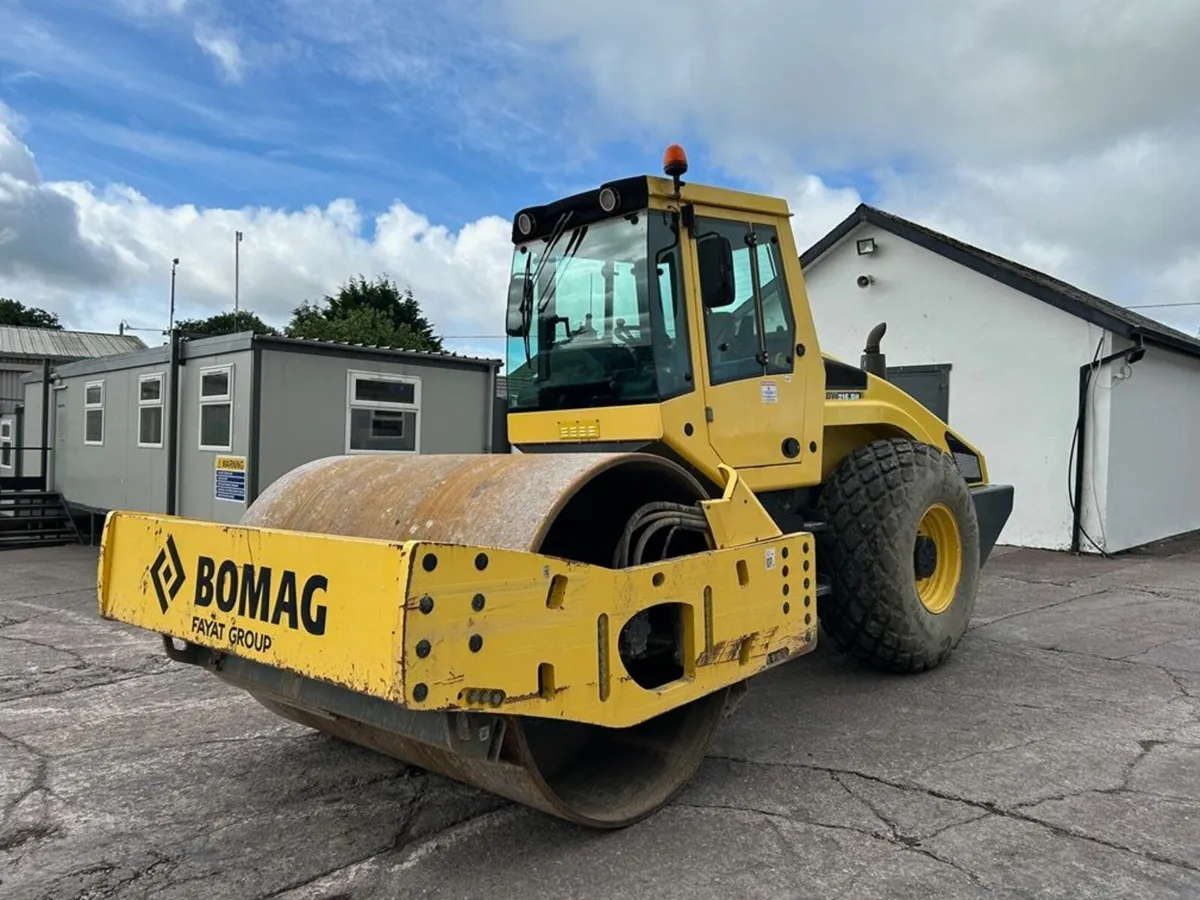 2013 BOMAG BW216HD, 16.5 Ton Vibrating Roller - Image 2