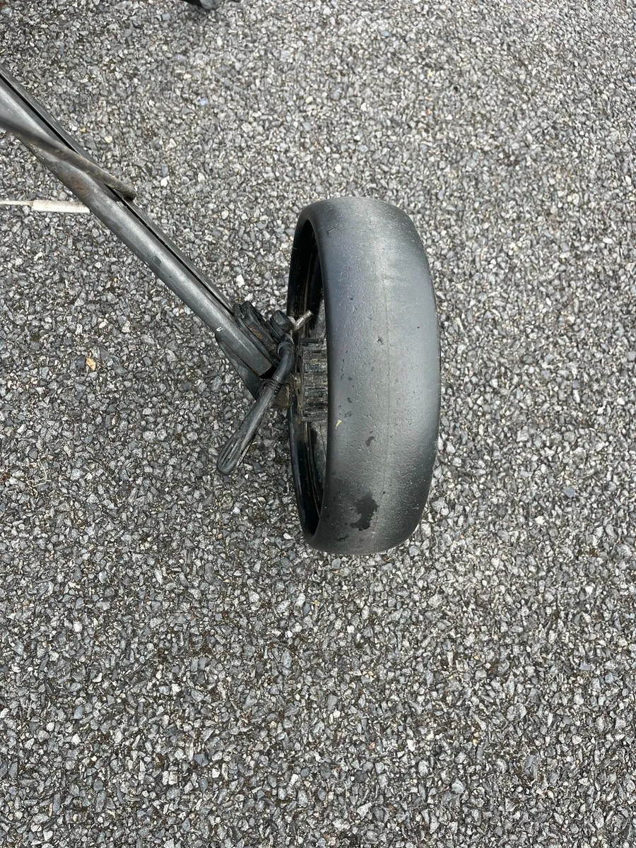 Powakaddy Twinline 3 Push Trolley - Image 3