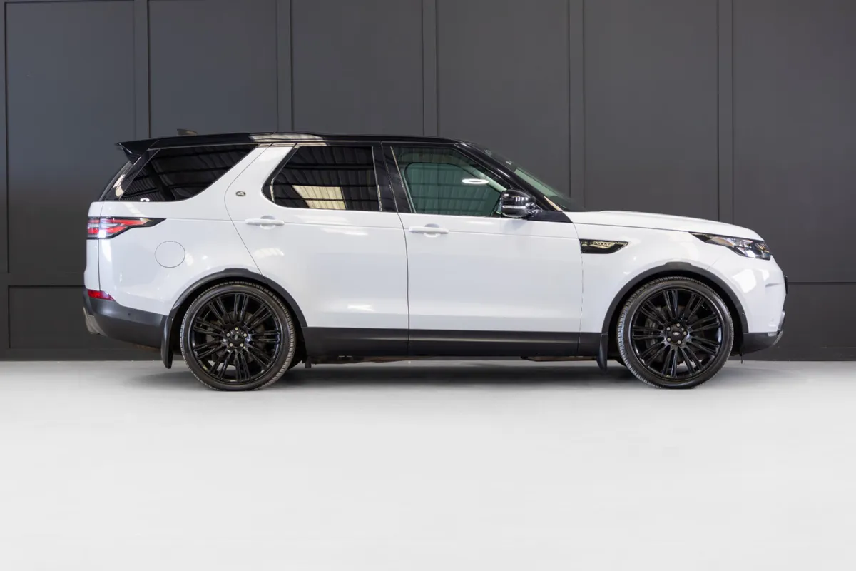 192 Land Rover Discovery 3.0 SDV6 HSE 7 Seater - Image 2