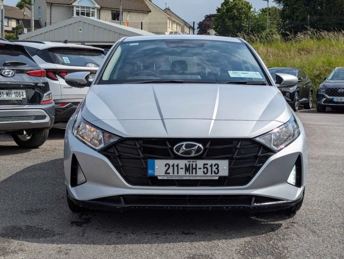 Hyundai i20 1.25i Deluxe Plus  just In low Kms - Image 2