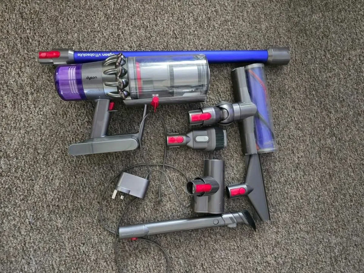 dyson v11 - Image 1