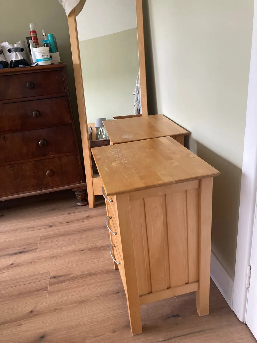 Bedroom furniture - Image 1