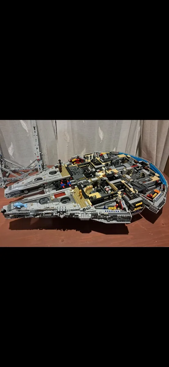LEGO Millenium Falcon 75192 (not genuine LEGO). - Image 2