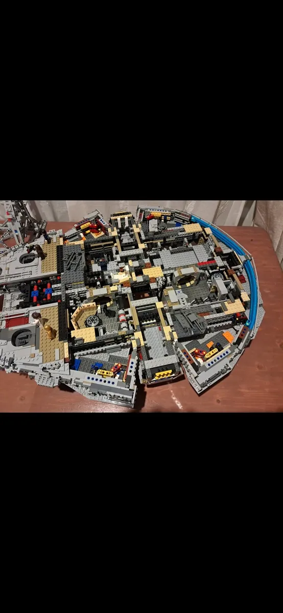 LEGO Millenium Falcon 75192 (not genuine LEGO). - Image 3