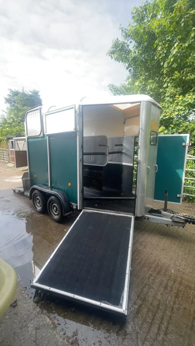 I. W horse box for sale - Image 4