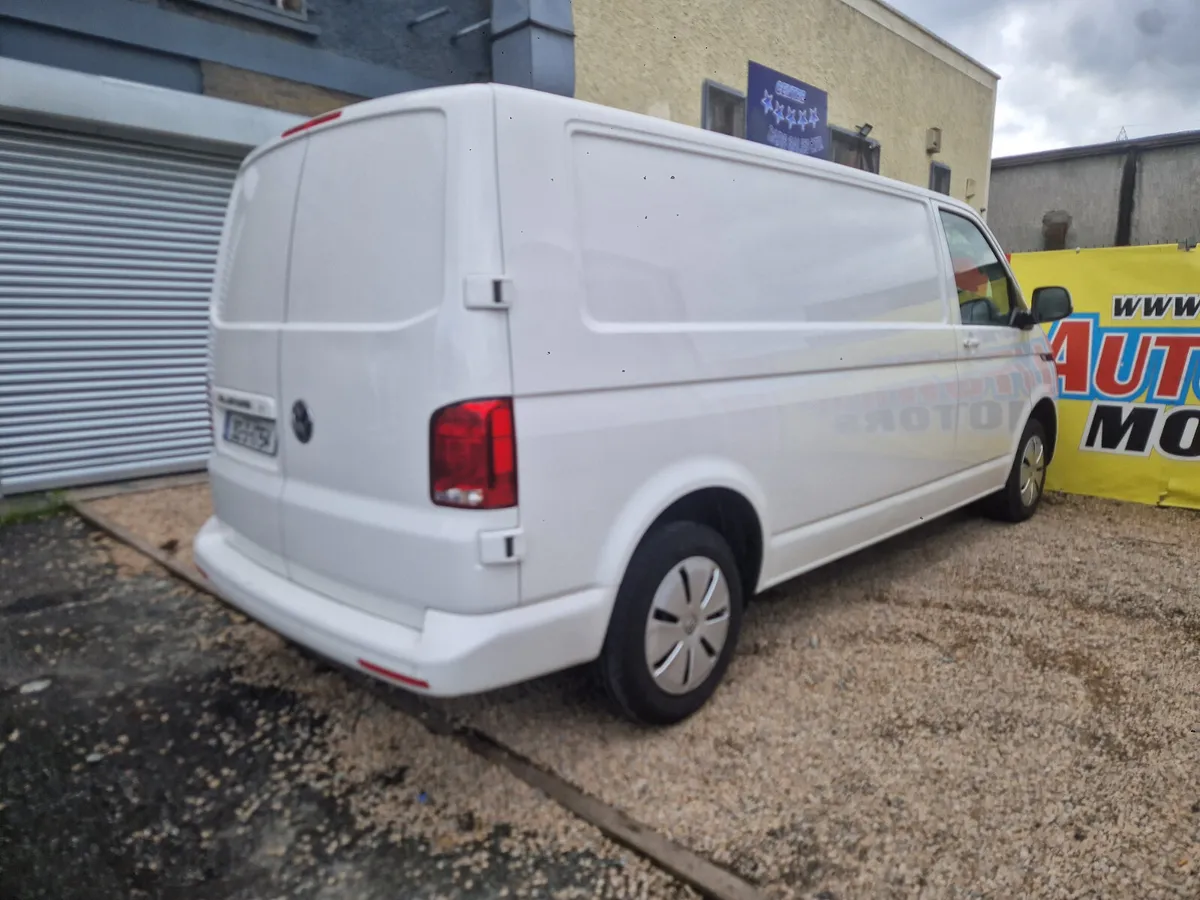 Volkswagen Transporter 2021 - Image 3
