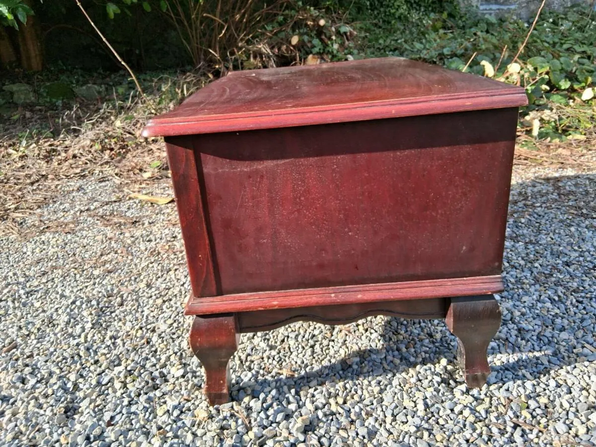 TV/coffee table - Image 3