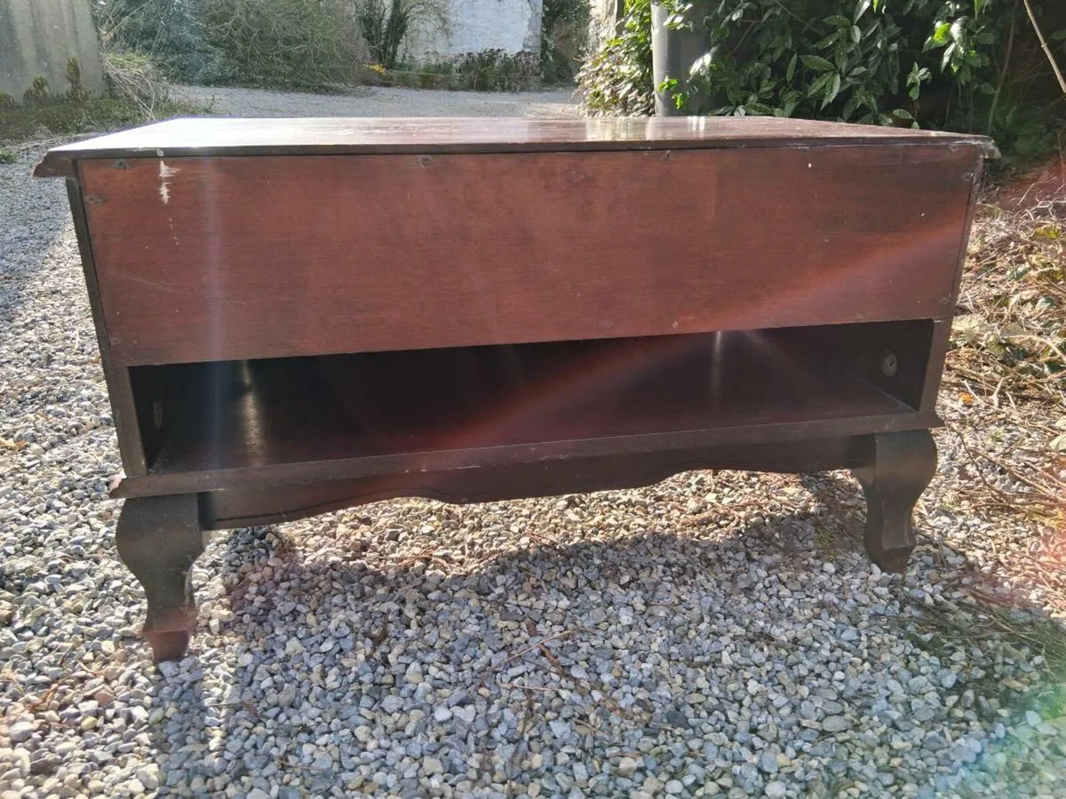 TV/coffee table - Image 4