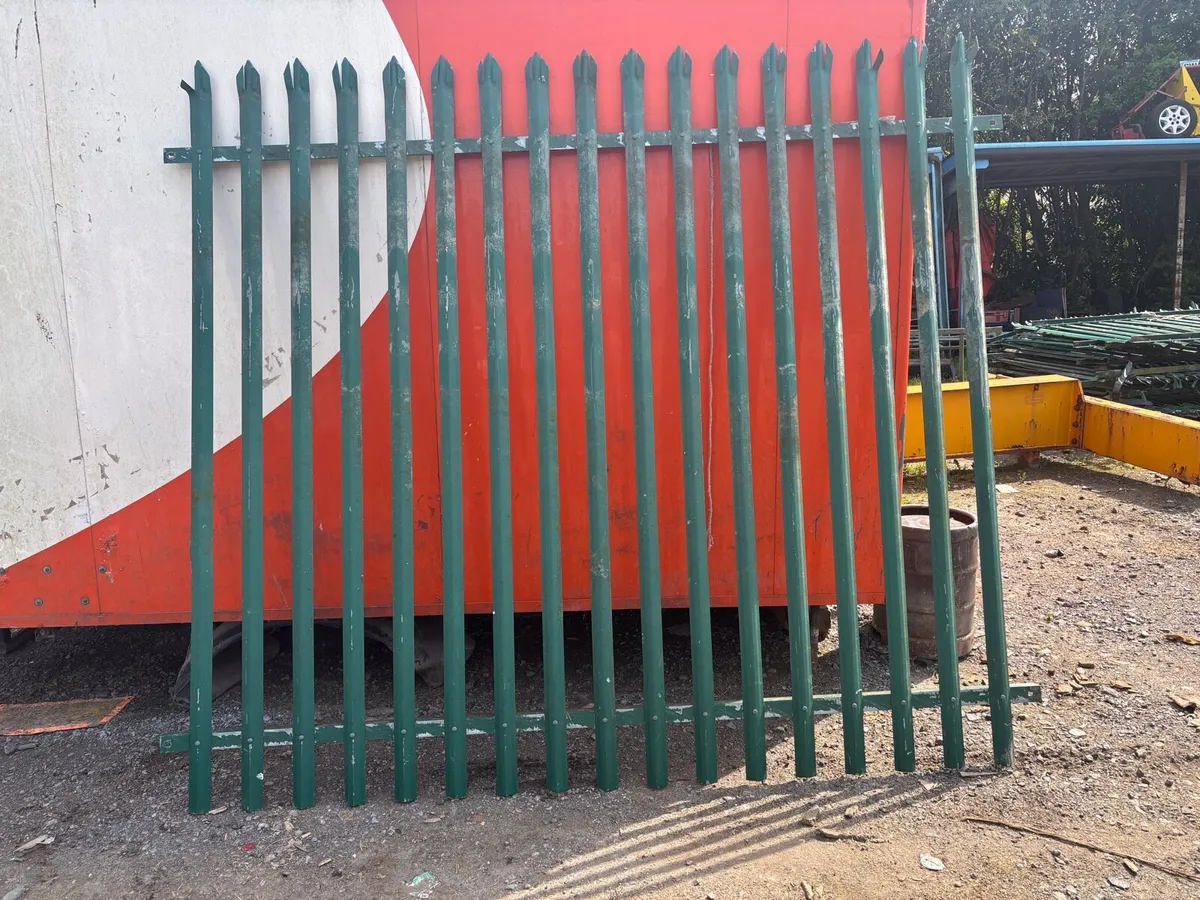 Concrete skip - Image 4