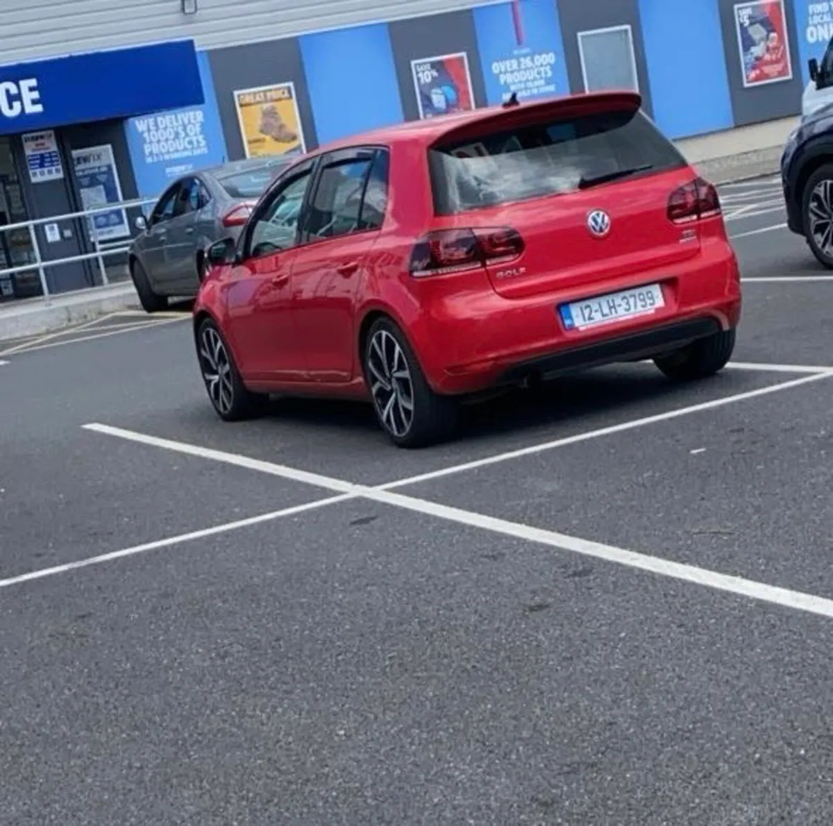 Car - Image 3