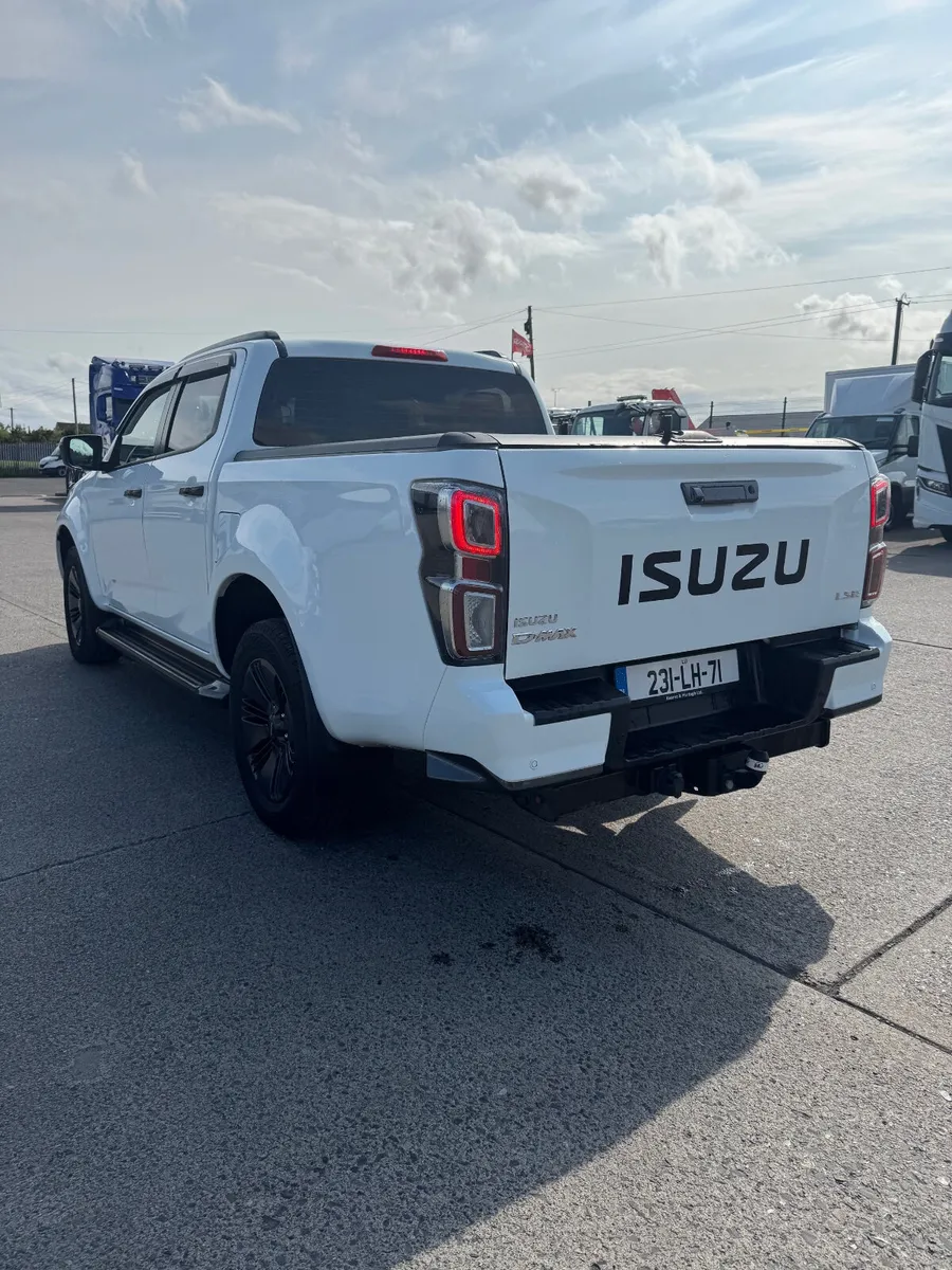 Isuzu  Dmax  2023 - Image 3