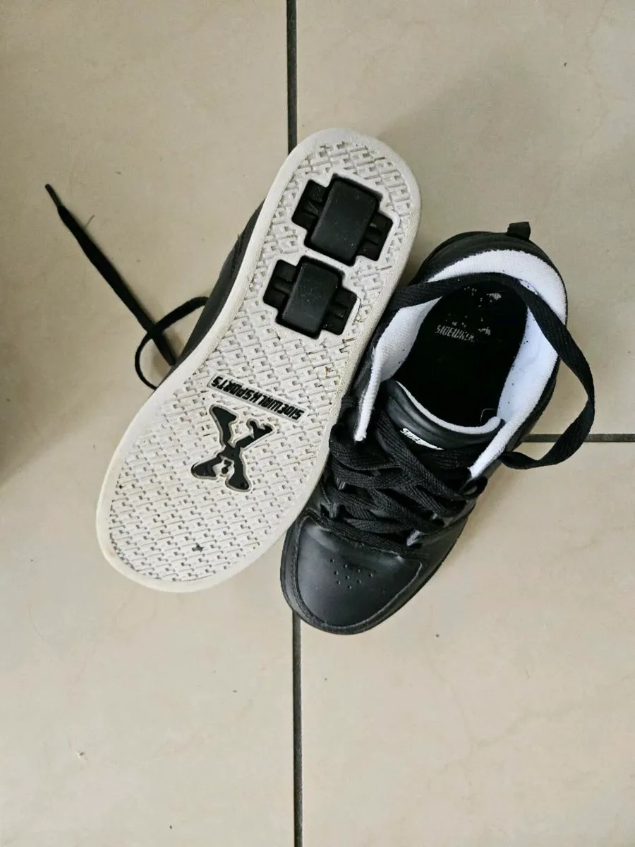X Sidewalk roller shoes - Image 1