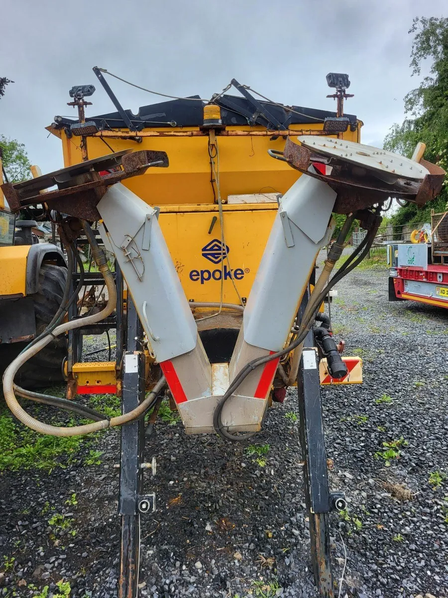Gritter body / Feeder hopper - Image 2