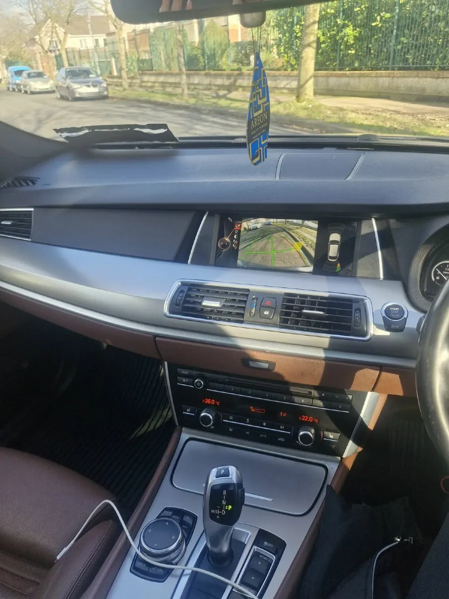 BMW 5-Series 2016 - Image 2