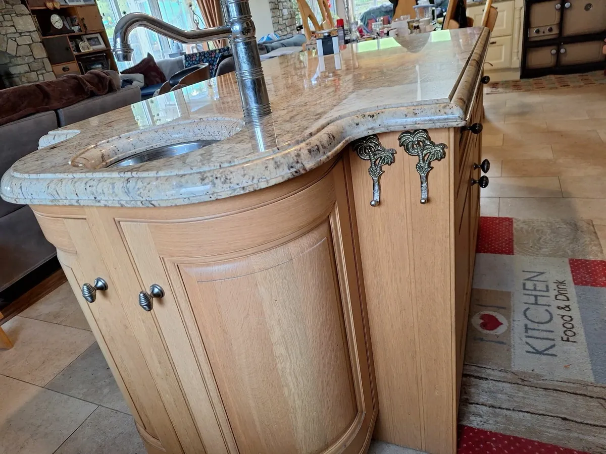 Kitchen island - Image 3