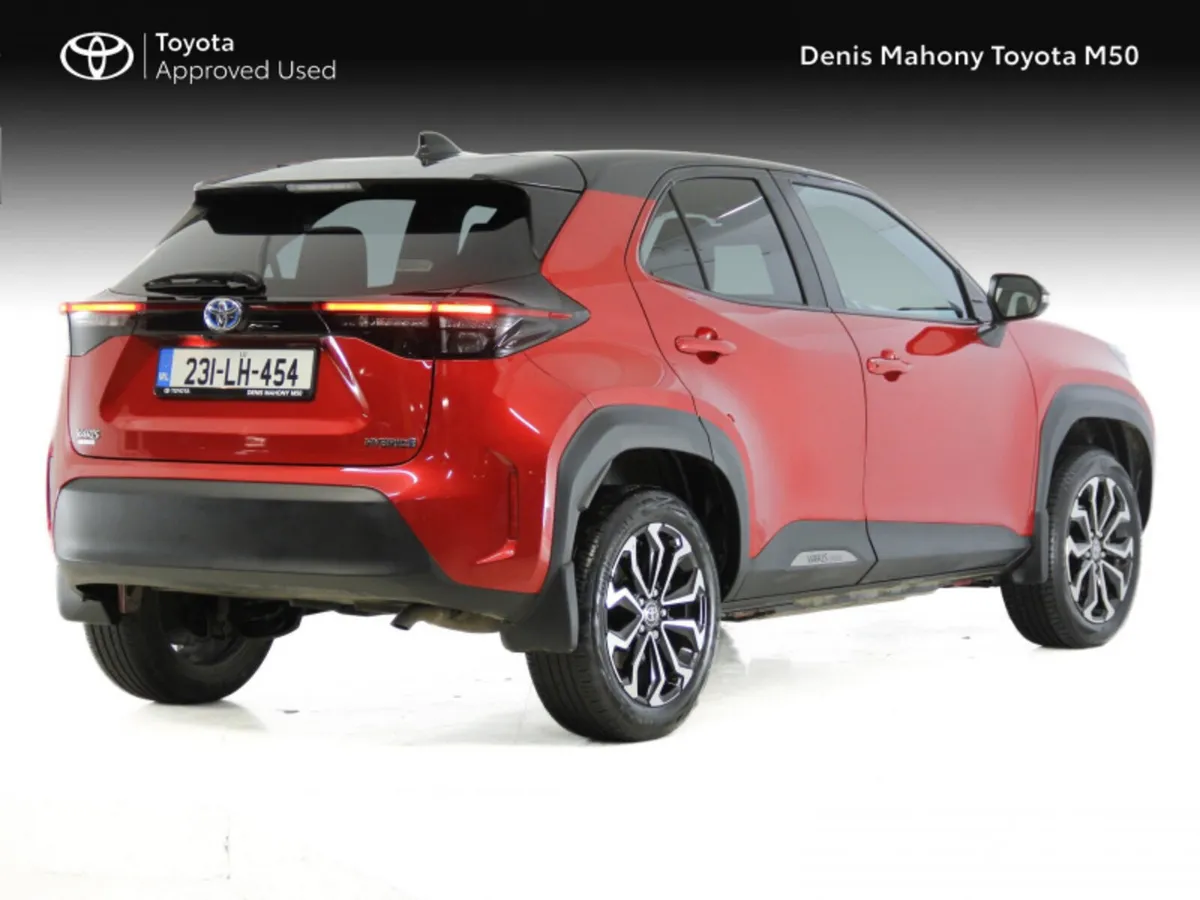 Toyota Yaris Cross Luna Sport Hybrid Auto - Image 2