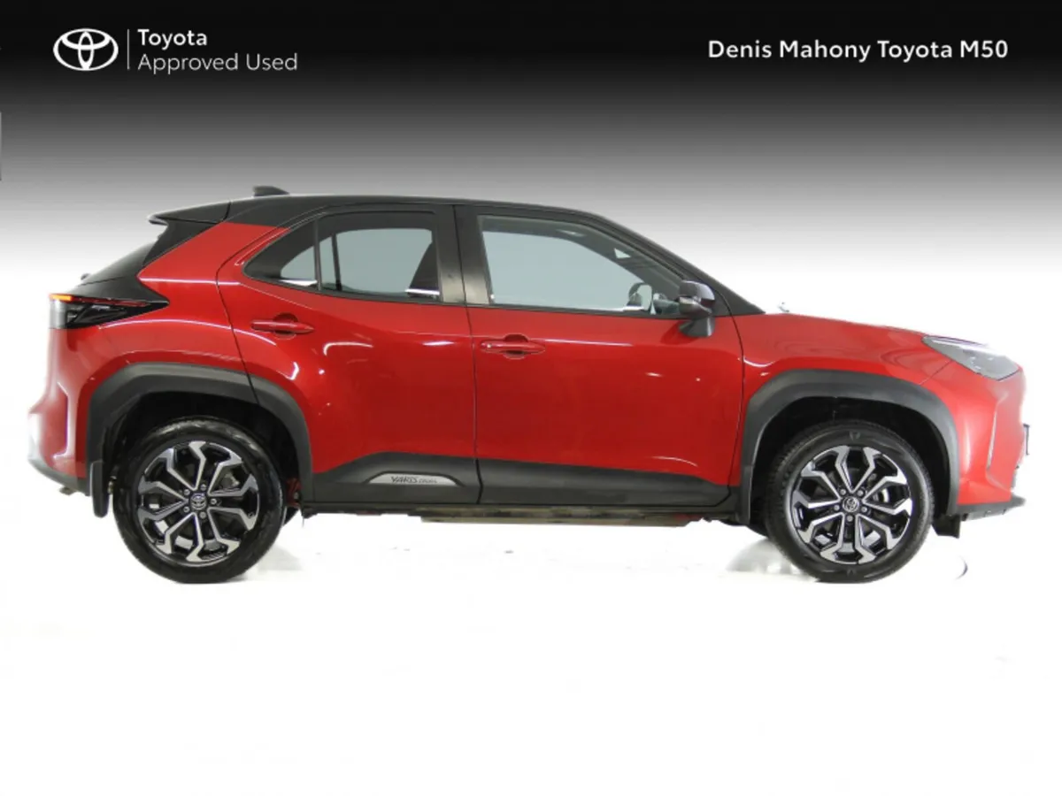 Toyota Yaris Cross Luna Sport Hybrid Auto - Image 3